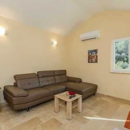 Appartement Joma 2 *