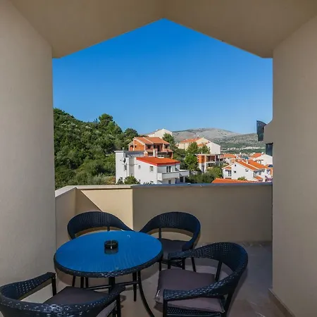 Appartement Joma 2 *